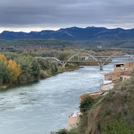 Apartaments Impro Mora d'Ebre Exteriör bild