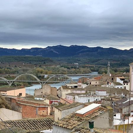 Apartaments Impro Mora d'Ebre Exteriör bild