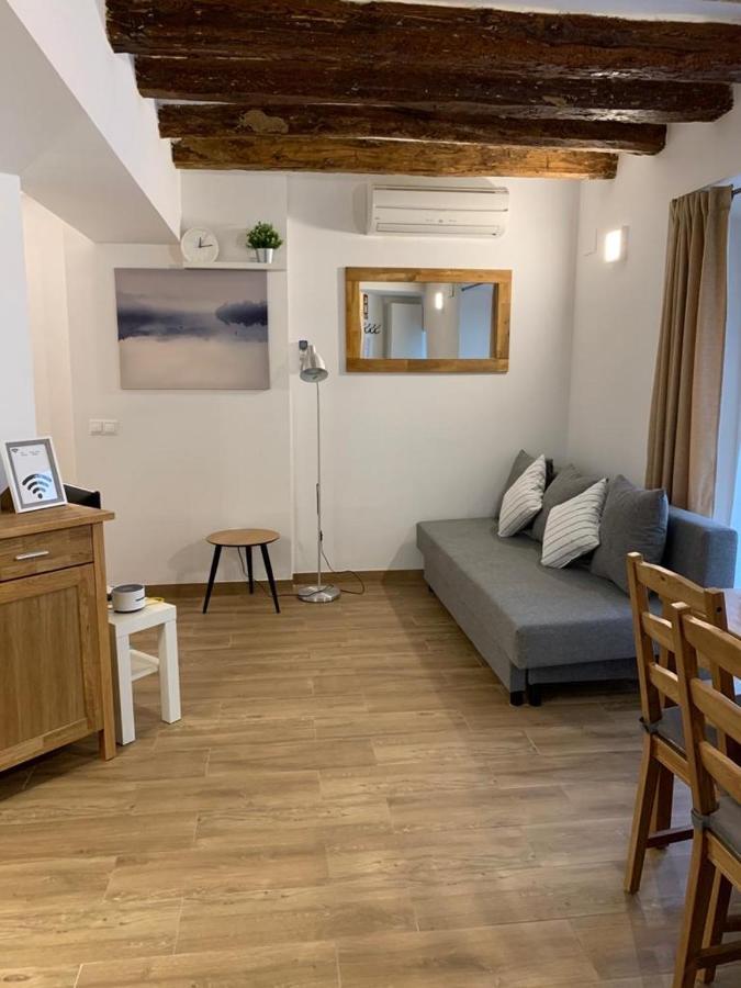 Apartaments Impro Mora d'Ebre Exteriör bild