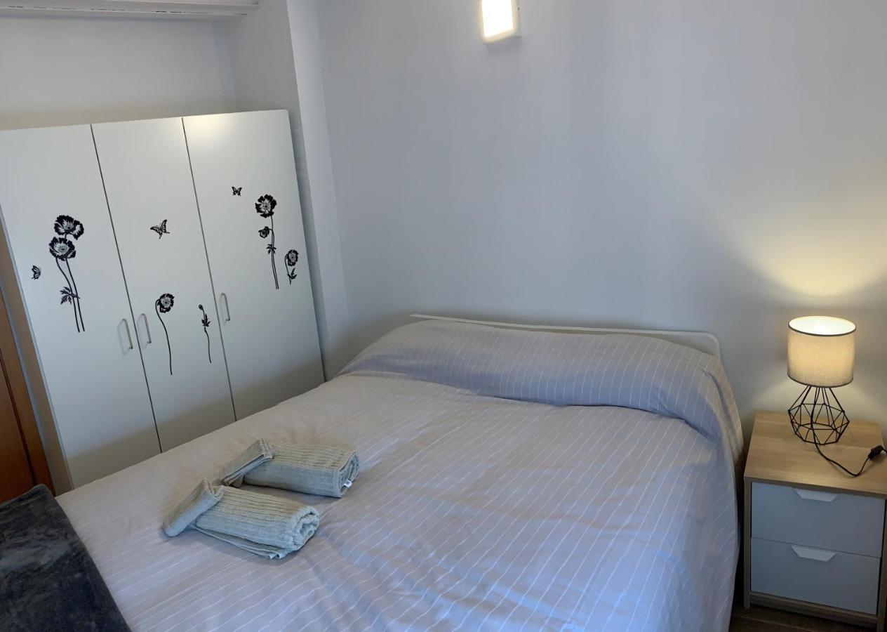 Apartaments Impro Mora d'Ebre Exteriör bild
