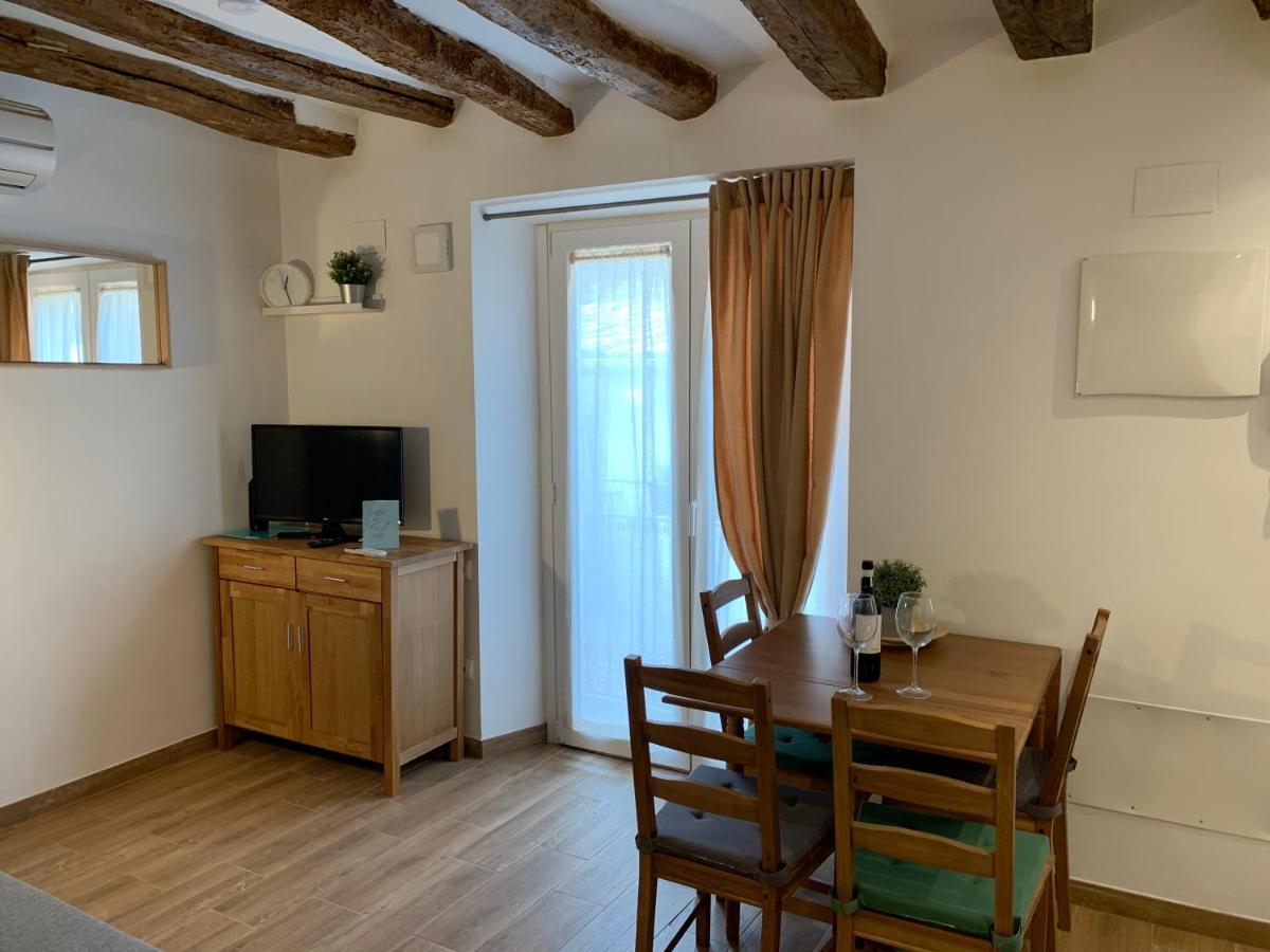 Apartaments Impro Mora d'Ebre Exteriör bild