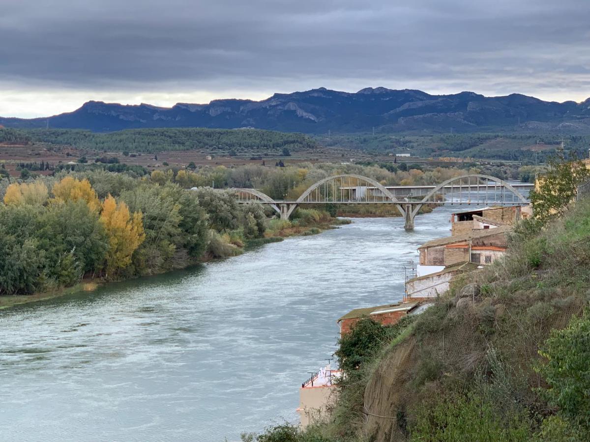 Apartaments Impro Mora d'Ebre Exteriör bild