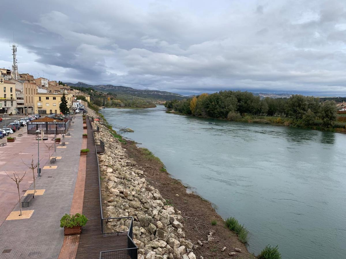 Apartaments Impro Mora d'Ebre Exteriör bild